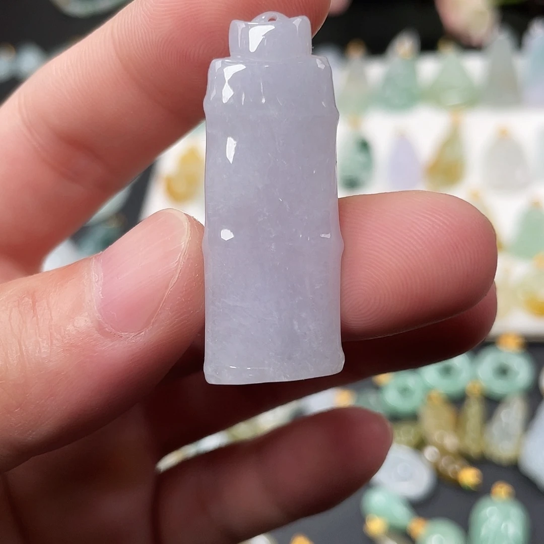 翡翠未镶嵌颈饰竹节