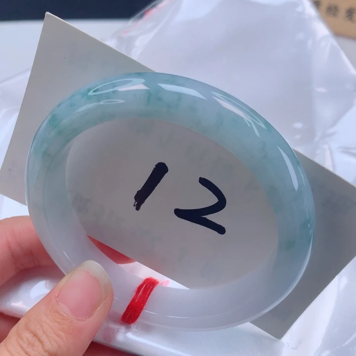 翡翠手镯未镶嵌高货微瑕