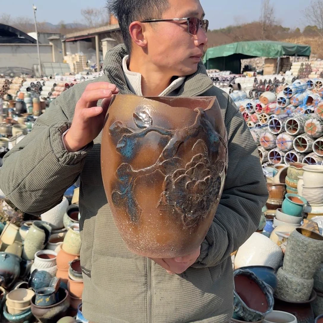 紫砂花盆30一个一个瑕疵