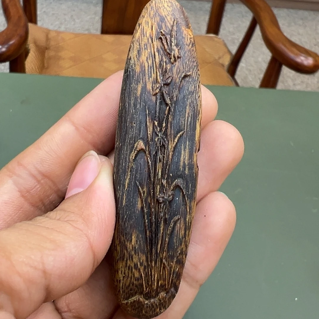 沉香吊坠海南老白棋雕刻12g