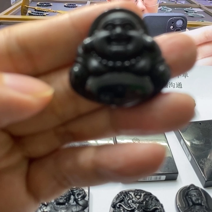 翡翠未镶嵌颈饰小佛公