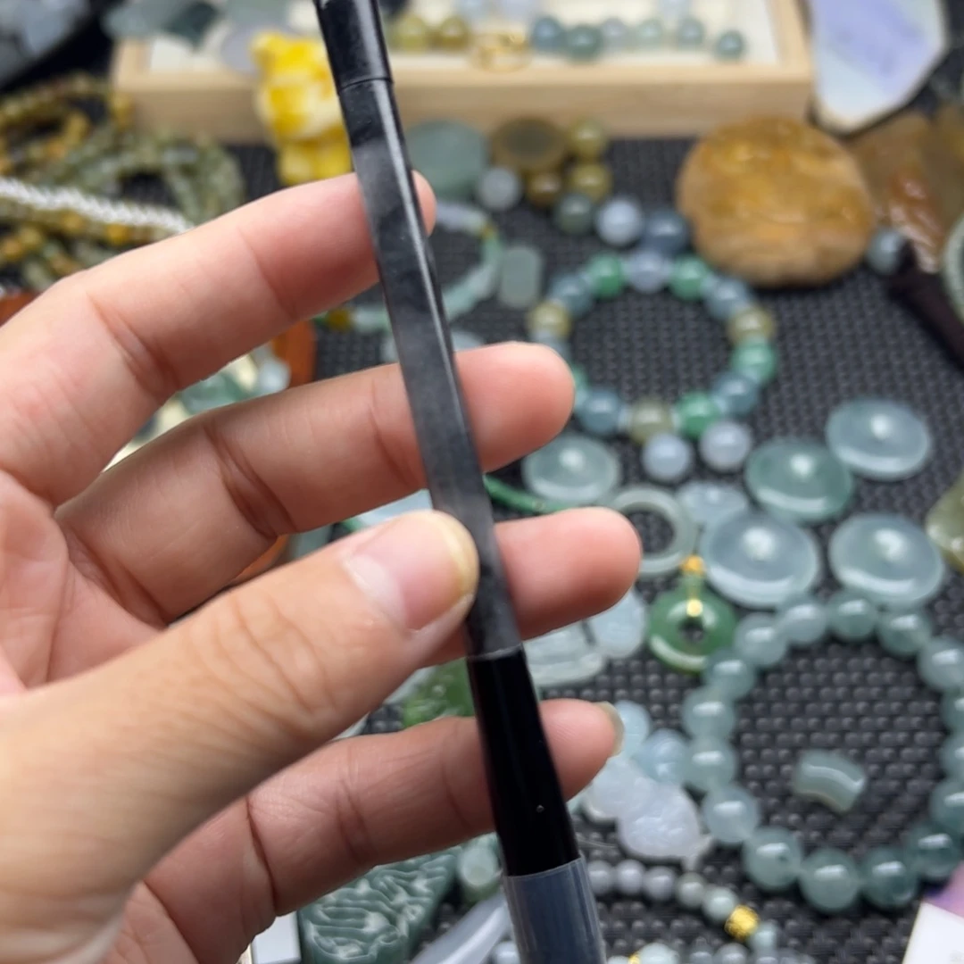 颈饰未镶嵌翡翠毛笔