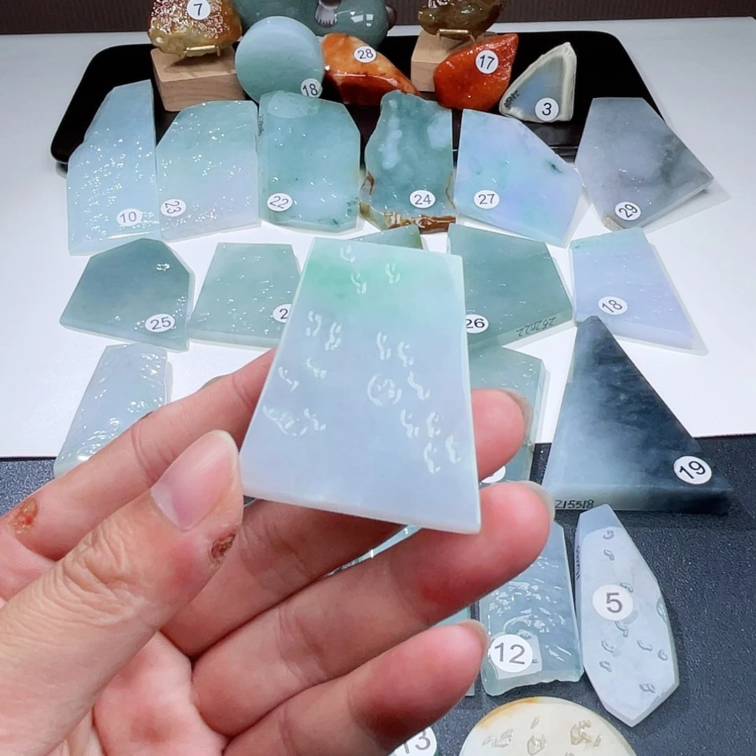 未镶嵌定制翡翠翡翠挂件