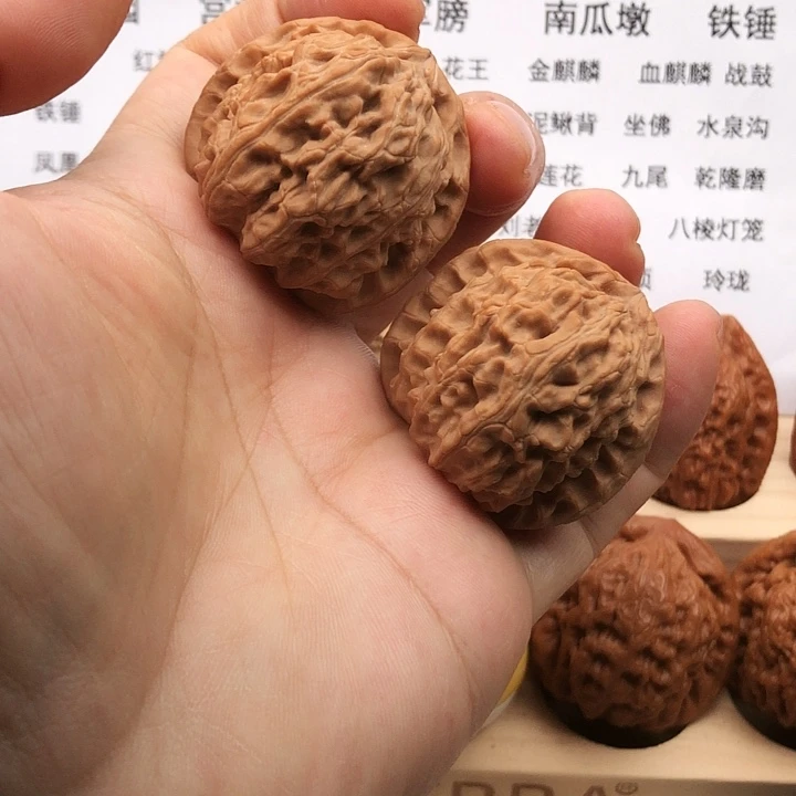 把件文玩核桃有*三角白，边39