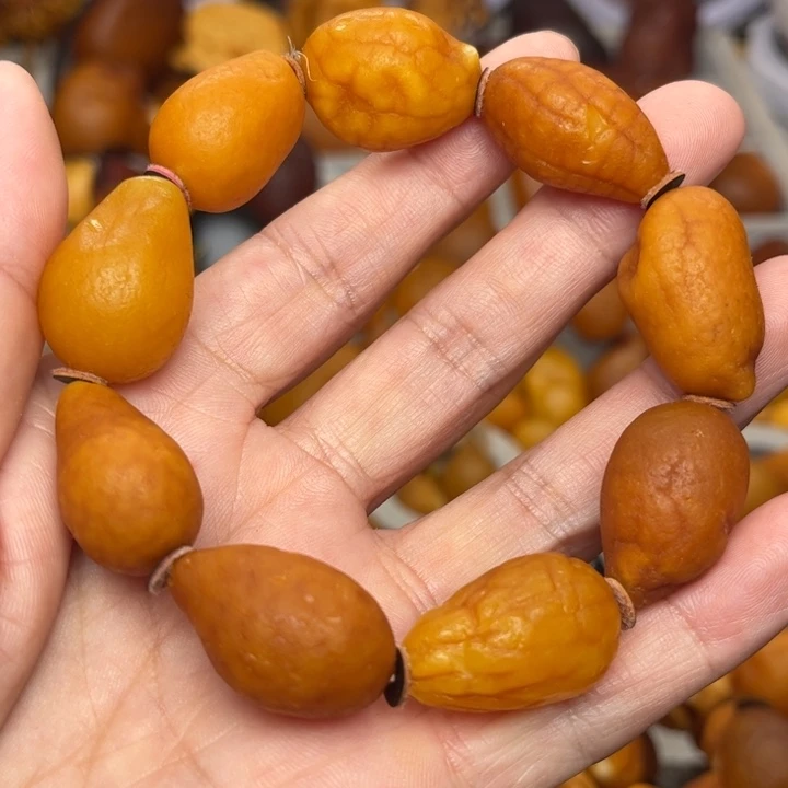 琥珀未镶嵌裸石天然蜜蜡手串