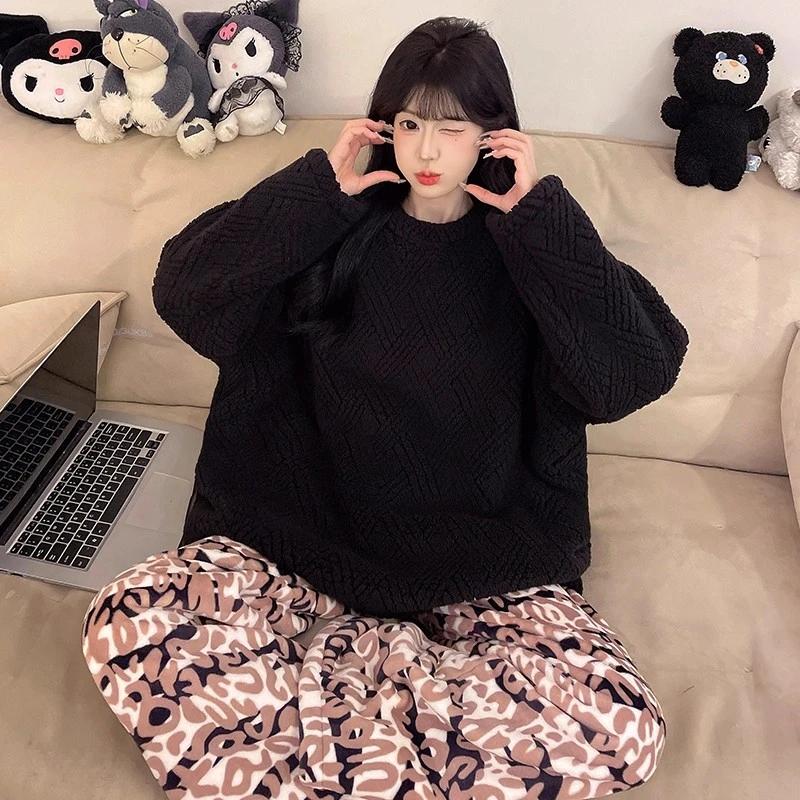 珊瑚绒睡衣女秋冬季法兰绒纯色高级感2025新款黑色加厚家居服套装
