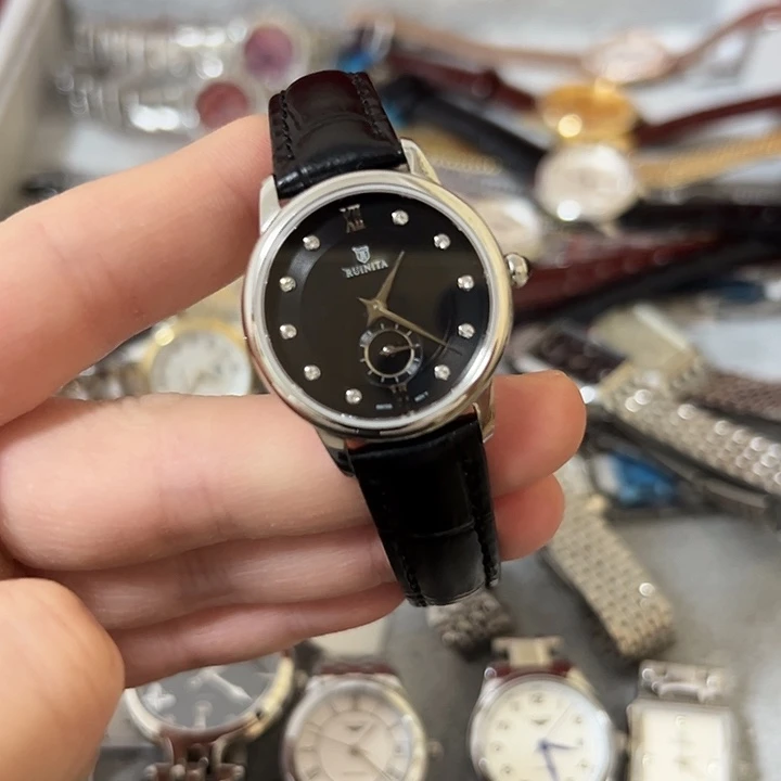 梅***！钢牛皮（革）钢石英机芯