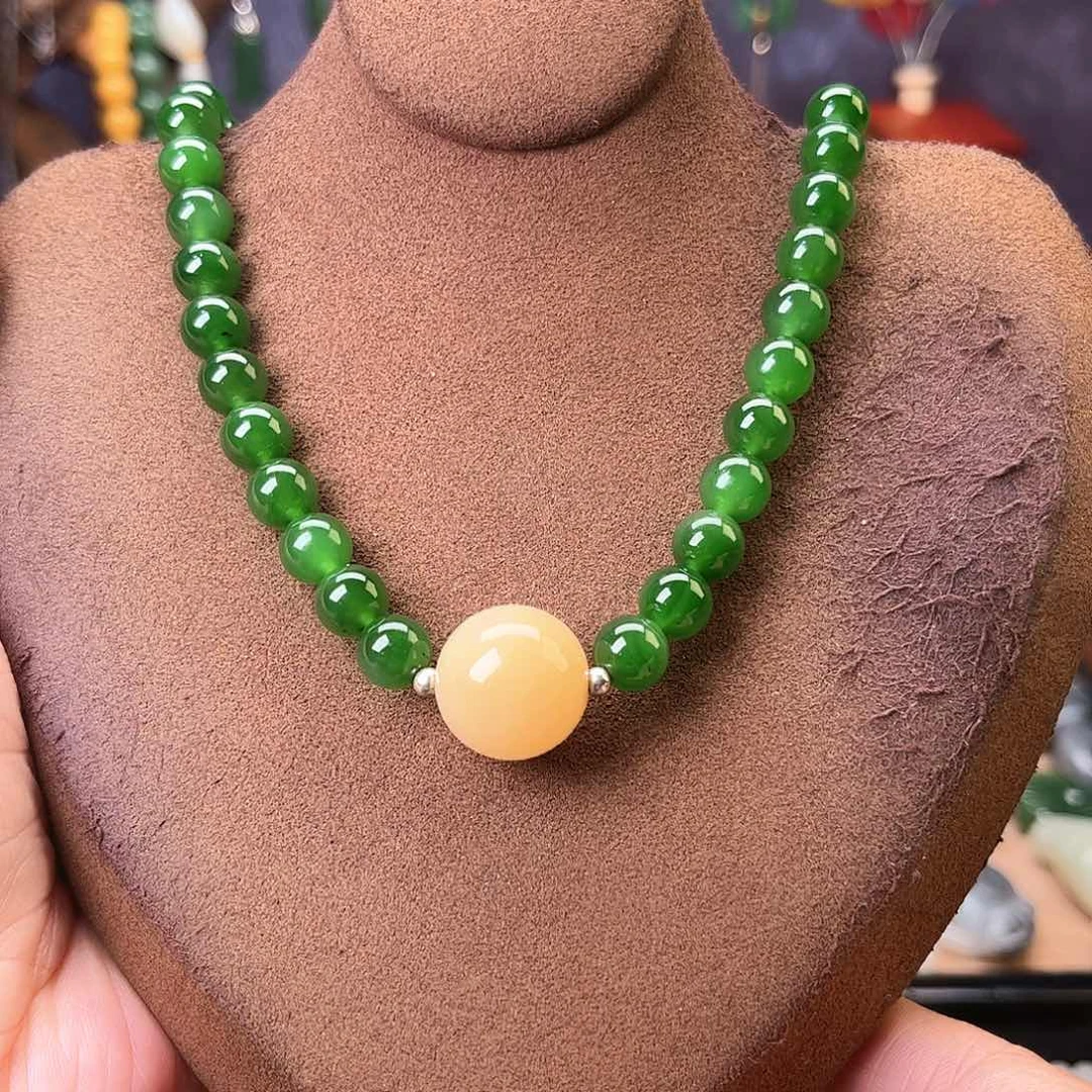 颈饰未镶嵌和田玉