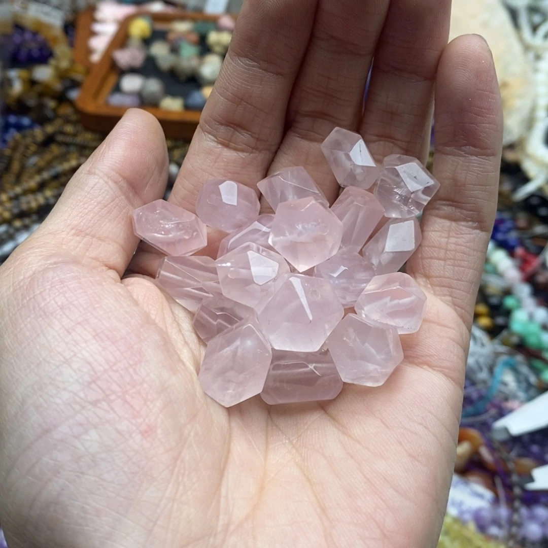 玛瑙/玉髓未镶嵌珠宝半成品一个天然透体粉晶切面桶珠9×14左右