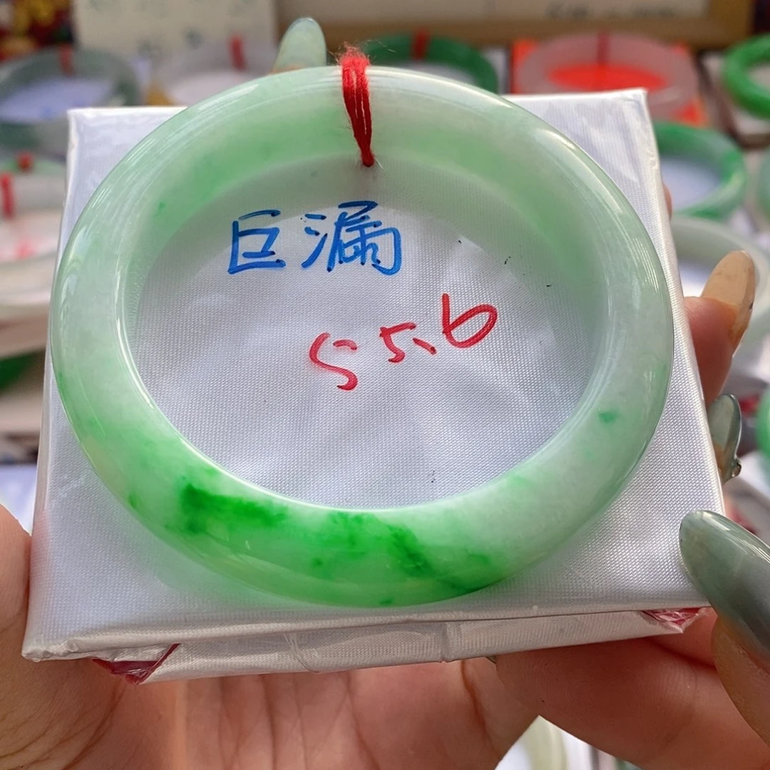 杺***柠未镶嵌手镯翡翠手镯