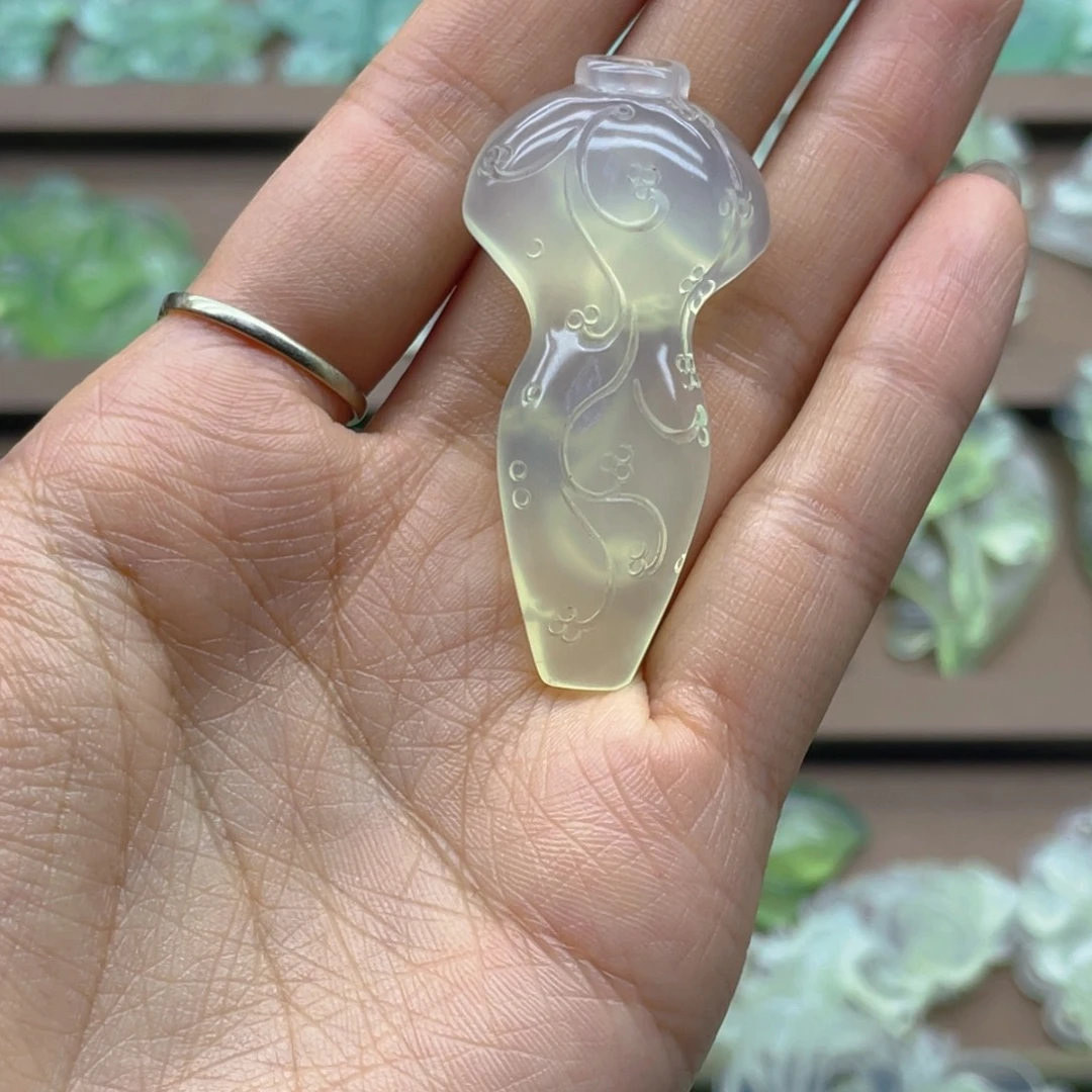 未镶嵌蛇纹石玉颈饰