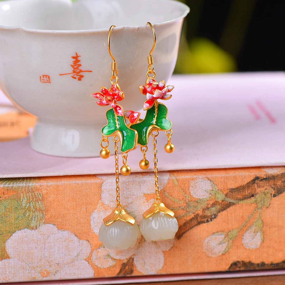 和田玉S925银镶嵌莲花耳饰