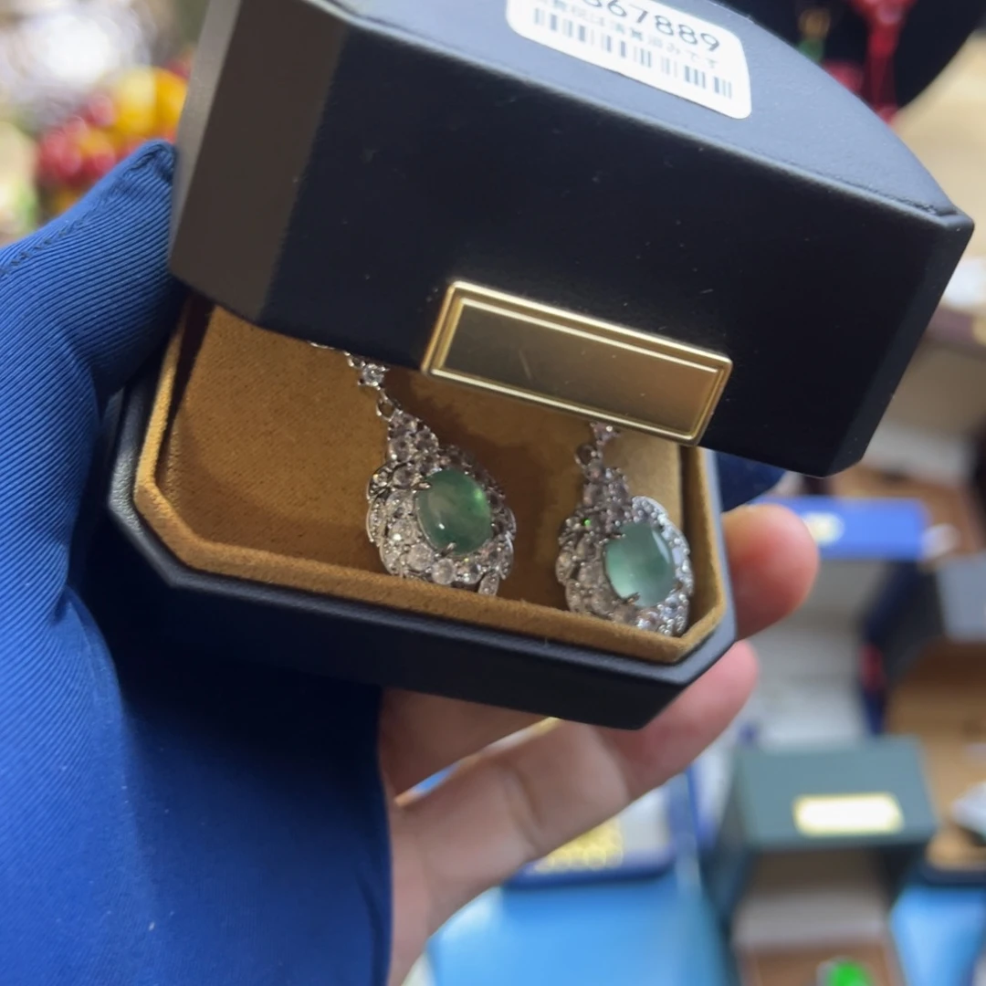 金银珠宝玉石镶嵌的建盏