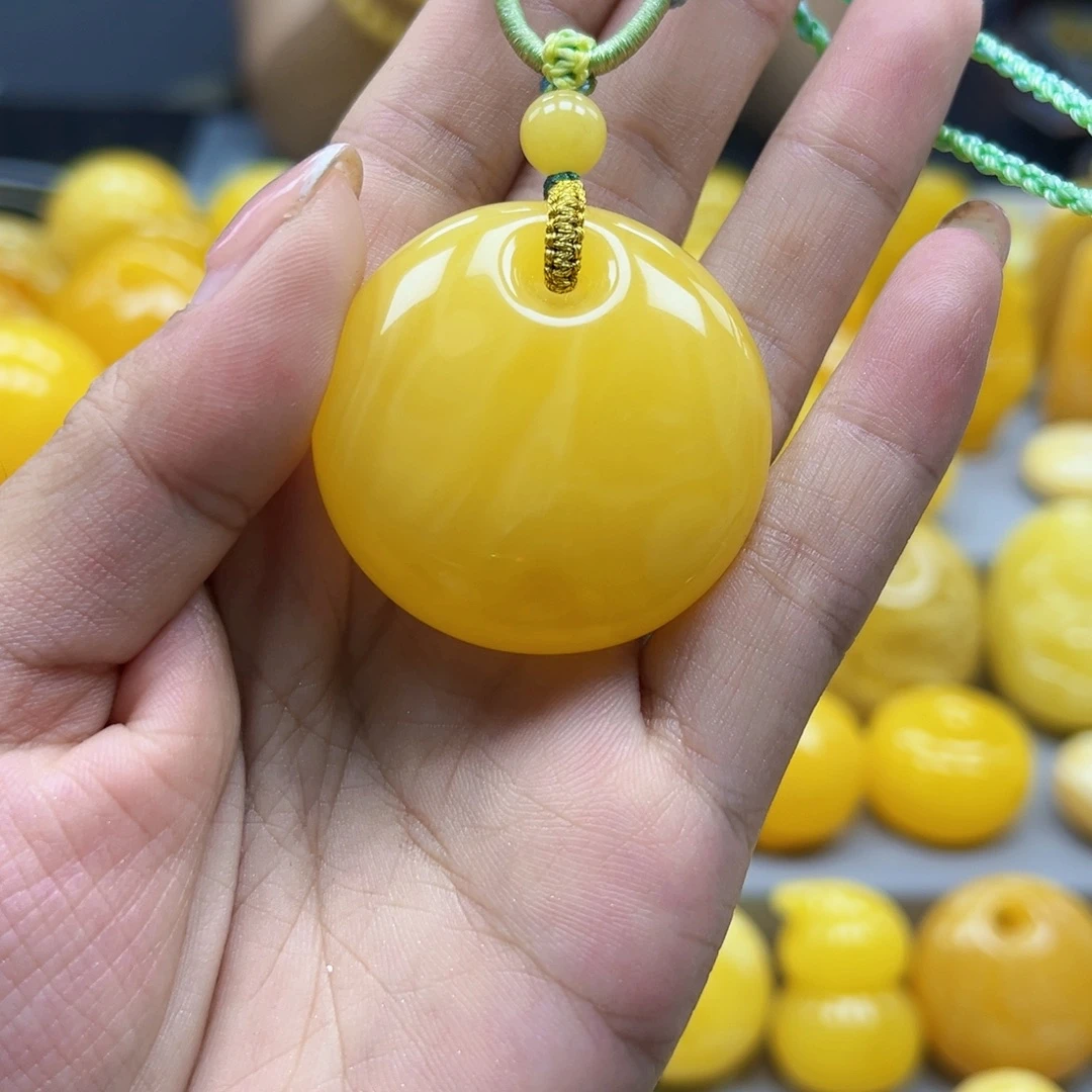 蜜蜡未镶嵌珠宝奇石