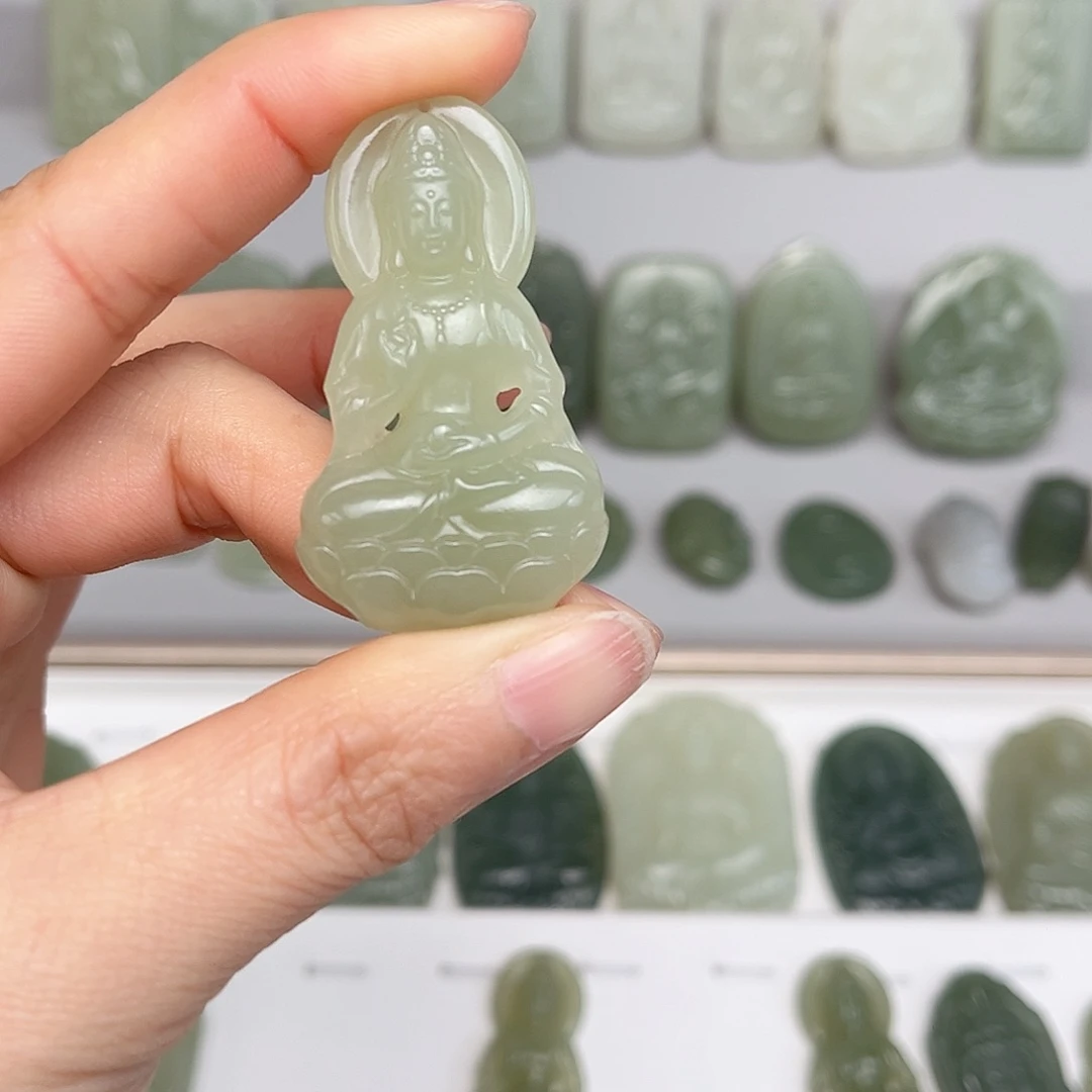 和田玉颈饰未镶嵌光*