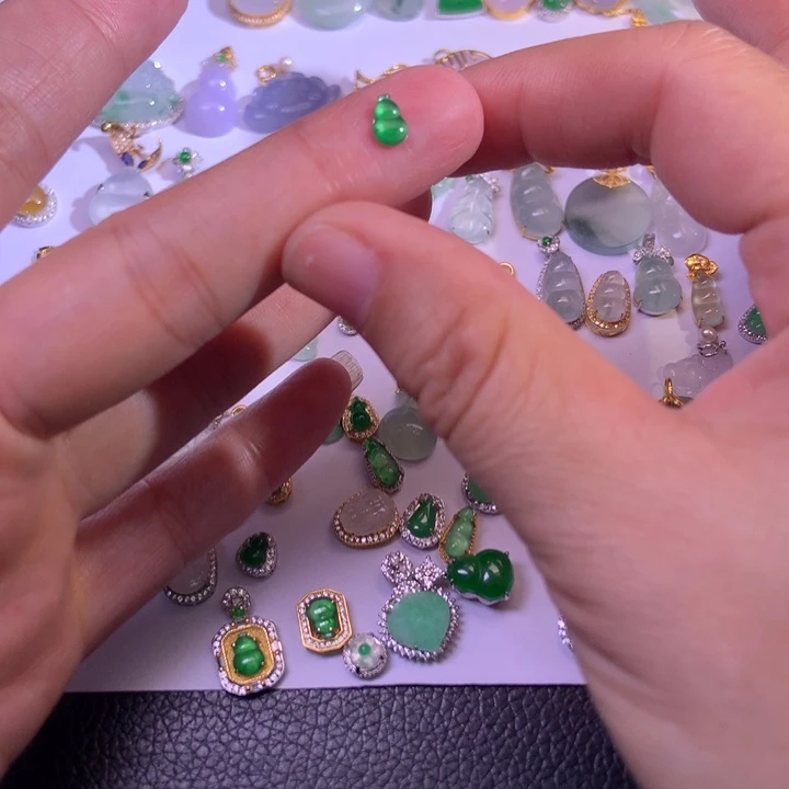 翡翠未镶嵌颈饰111112222222