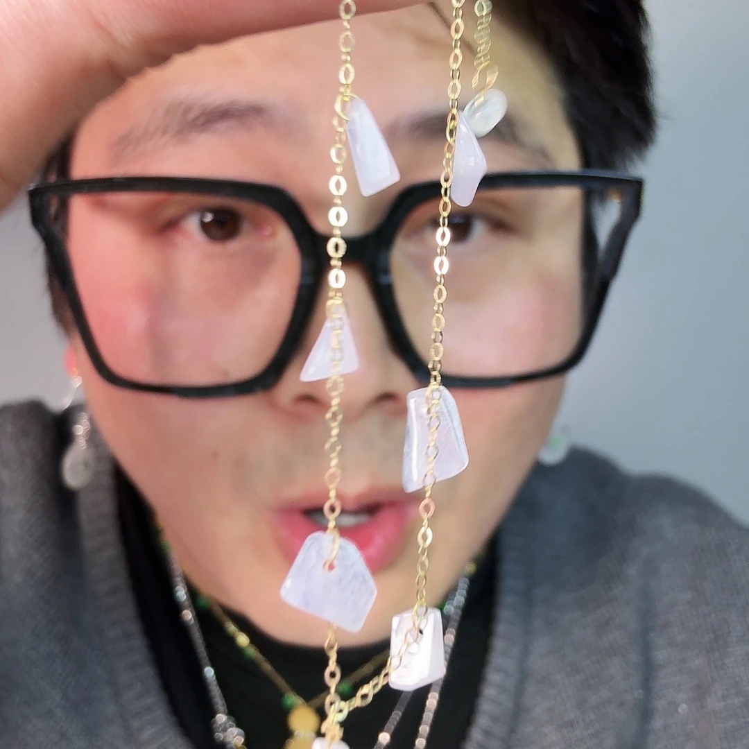 翡翠18K金镶嵌颈饰一件