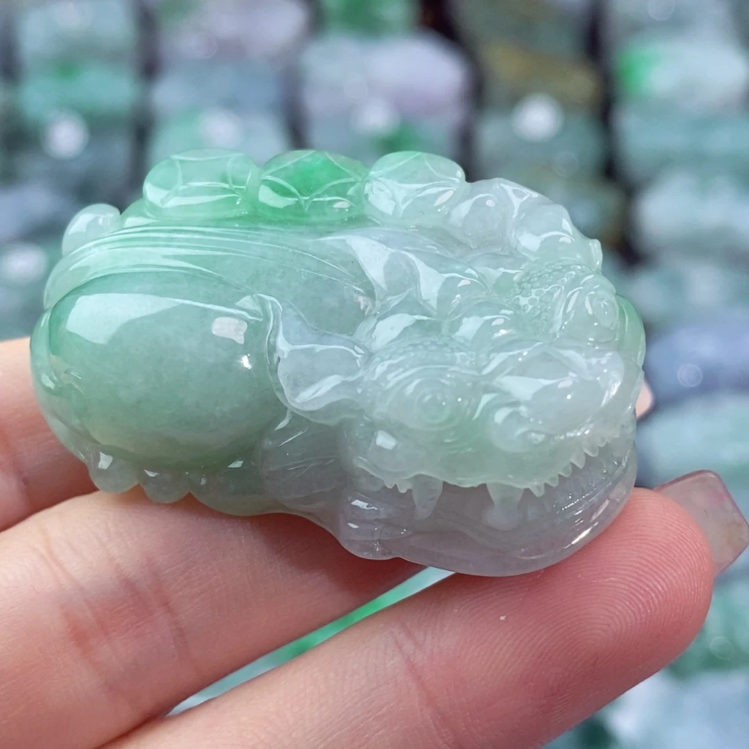 颈饰未镶嵌翡翠天然