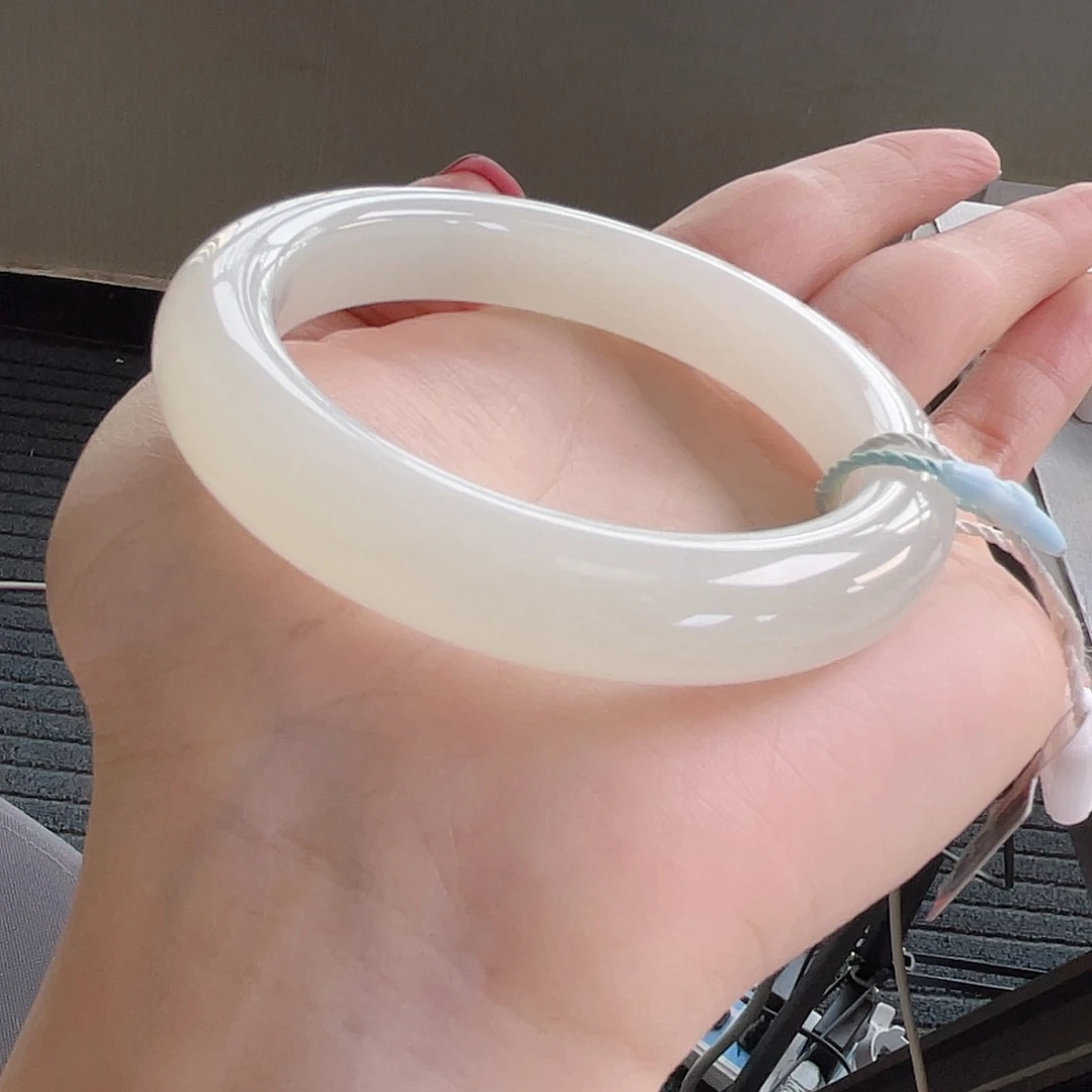 和田玉未镶嵌手镯冰胶荔枝白 种老肉细 肉眼不包容 主播推荐