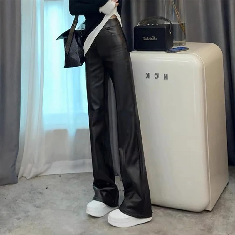 加绒微喇皮裤女秋冬季2025新款黑色pu哑光小个子高腰显瘦喇叭裤子