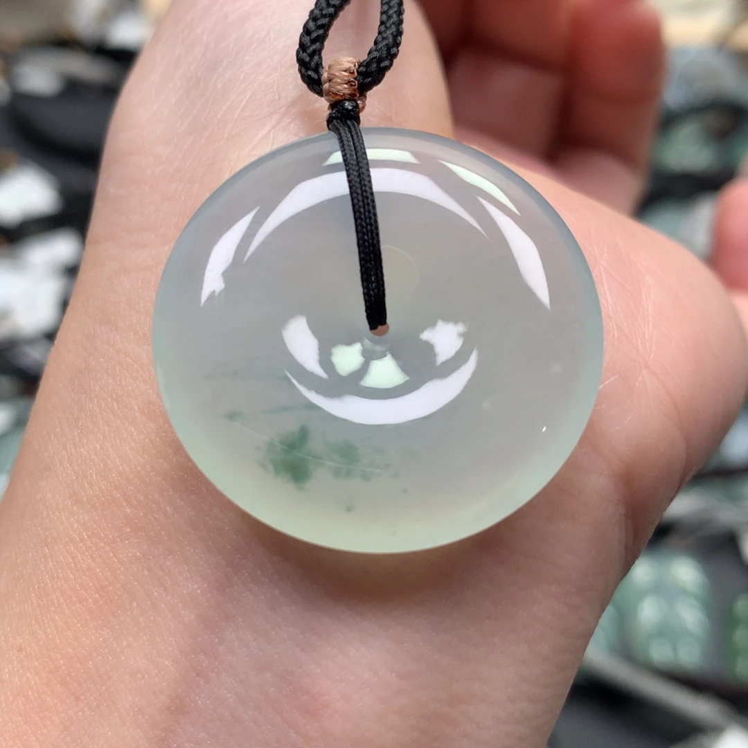 翡翠颈饰未镶嵌扣子