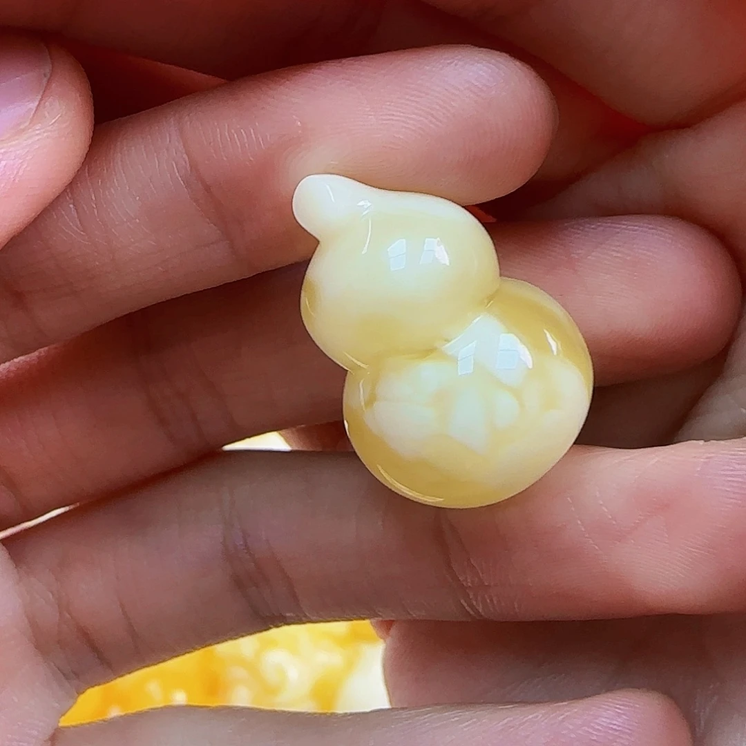 蜜蜡未镶嵌珠宝奇石