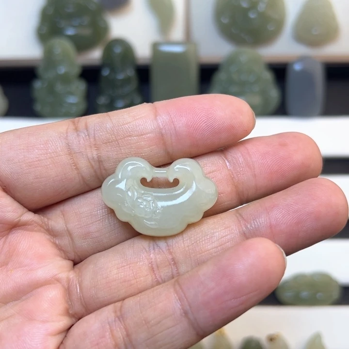 和田玉吊坠(不含链)未镶嵌666