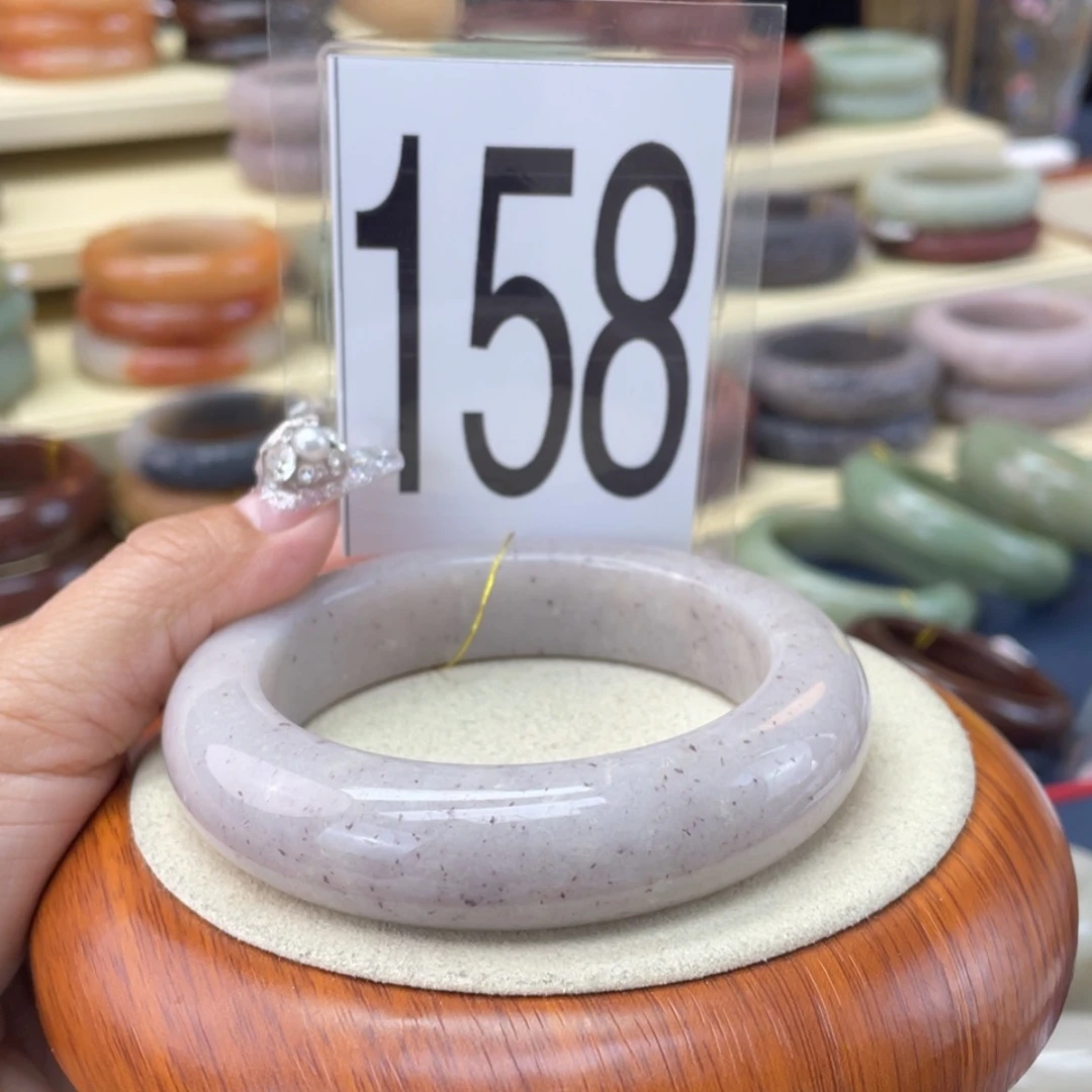 【闪购商品】石英质玉手镯未镶嵌