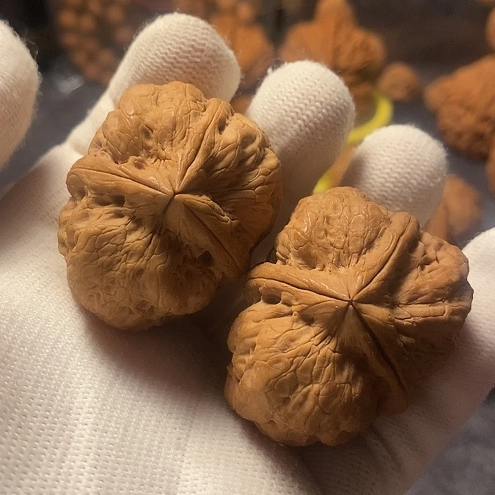 把件文玩核桃云铁三棱