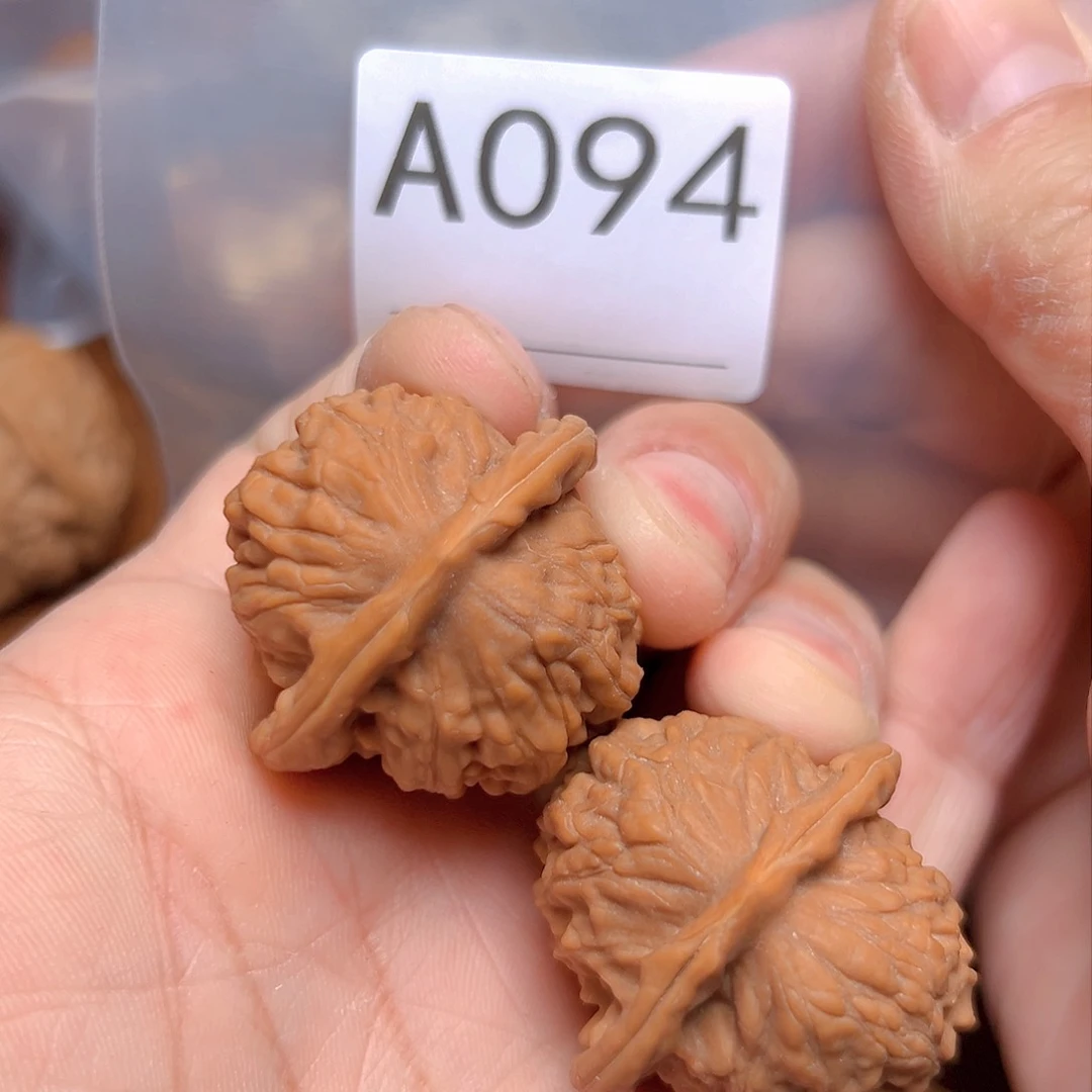 文玩核桃吊坠军*36大红袍