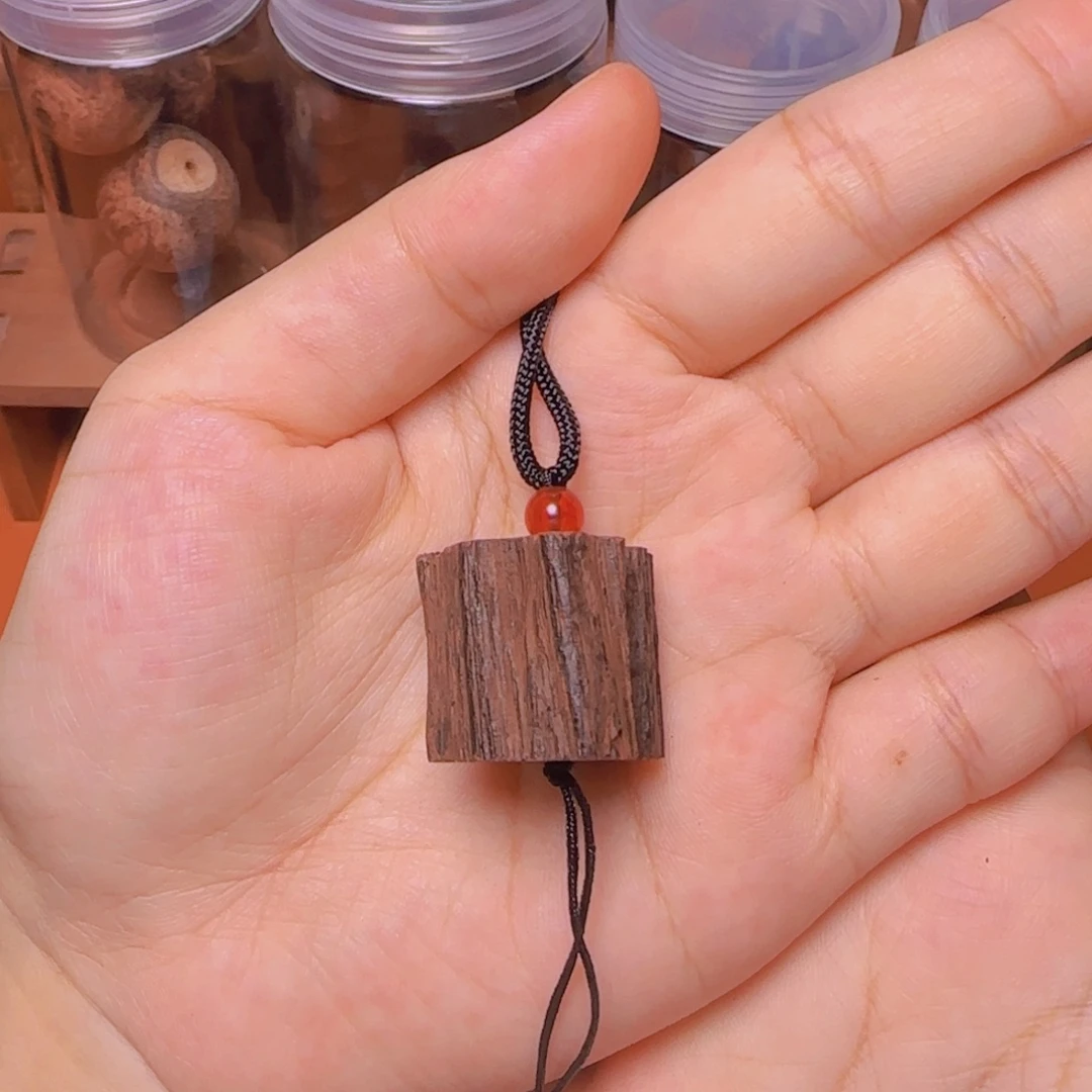 藤类降真香原料直切小吊坠发其一d1