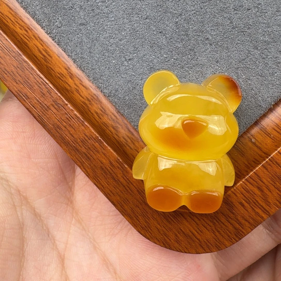 未镶嵌琥珀裸石5.66克