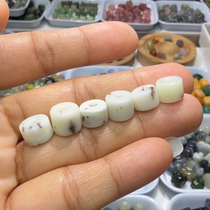 和田玉未镶嵌珠宝奇石