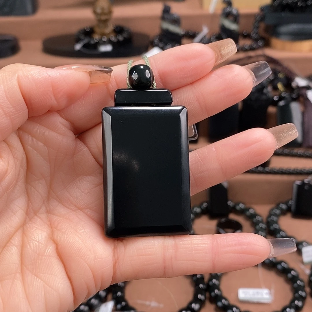 翱***鹰和田玉未镶嵌手链