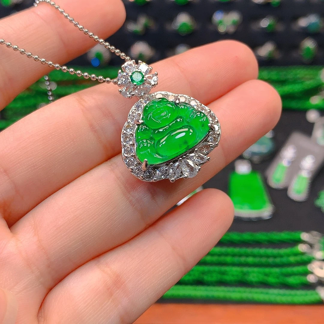 翡翠未镶嵌颈饰佛公