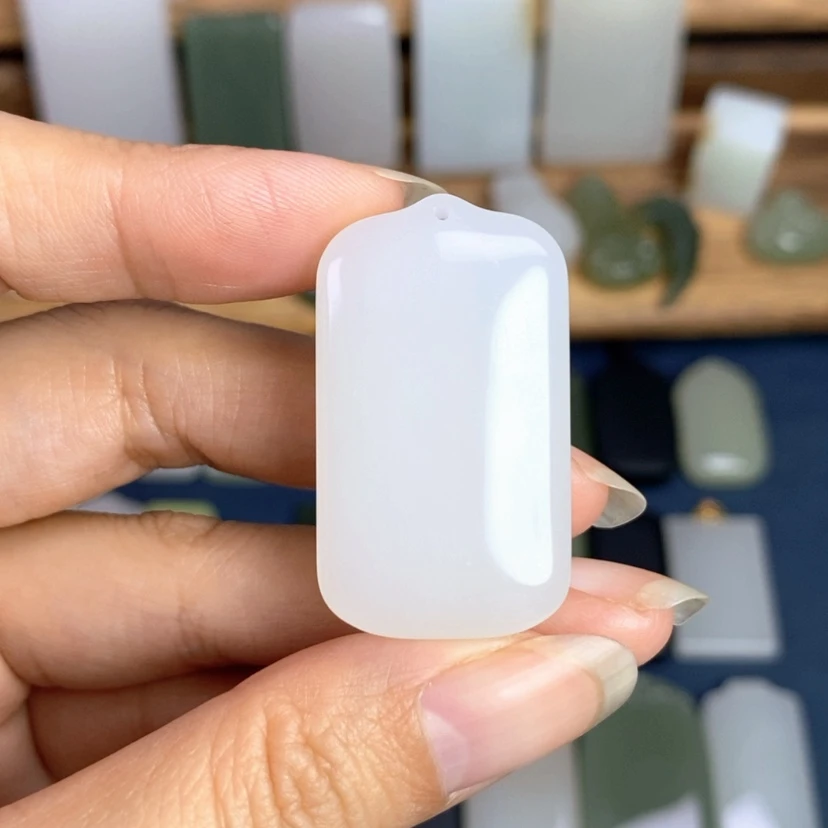 【闪购商品】颈饰未镶嵌和田玉