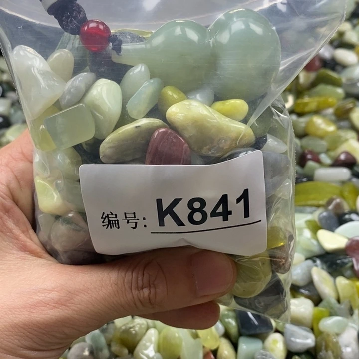 蛇纹石玉鱼缸石未镶嵌