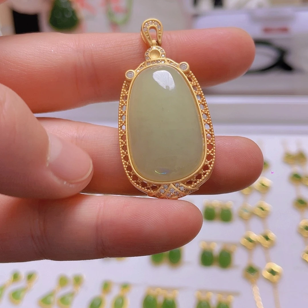 和田玉颈饰银S925镀金镶嵌?