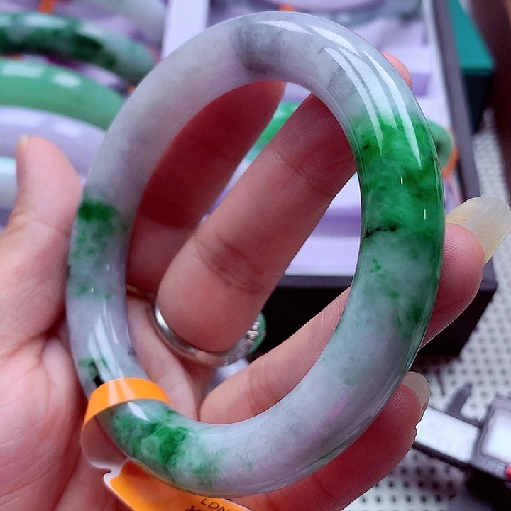未镶嵌手镯翡翠翡翠