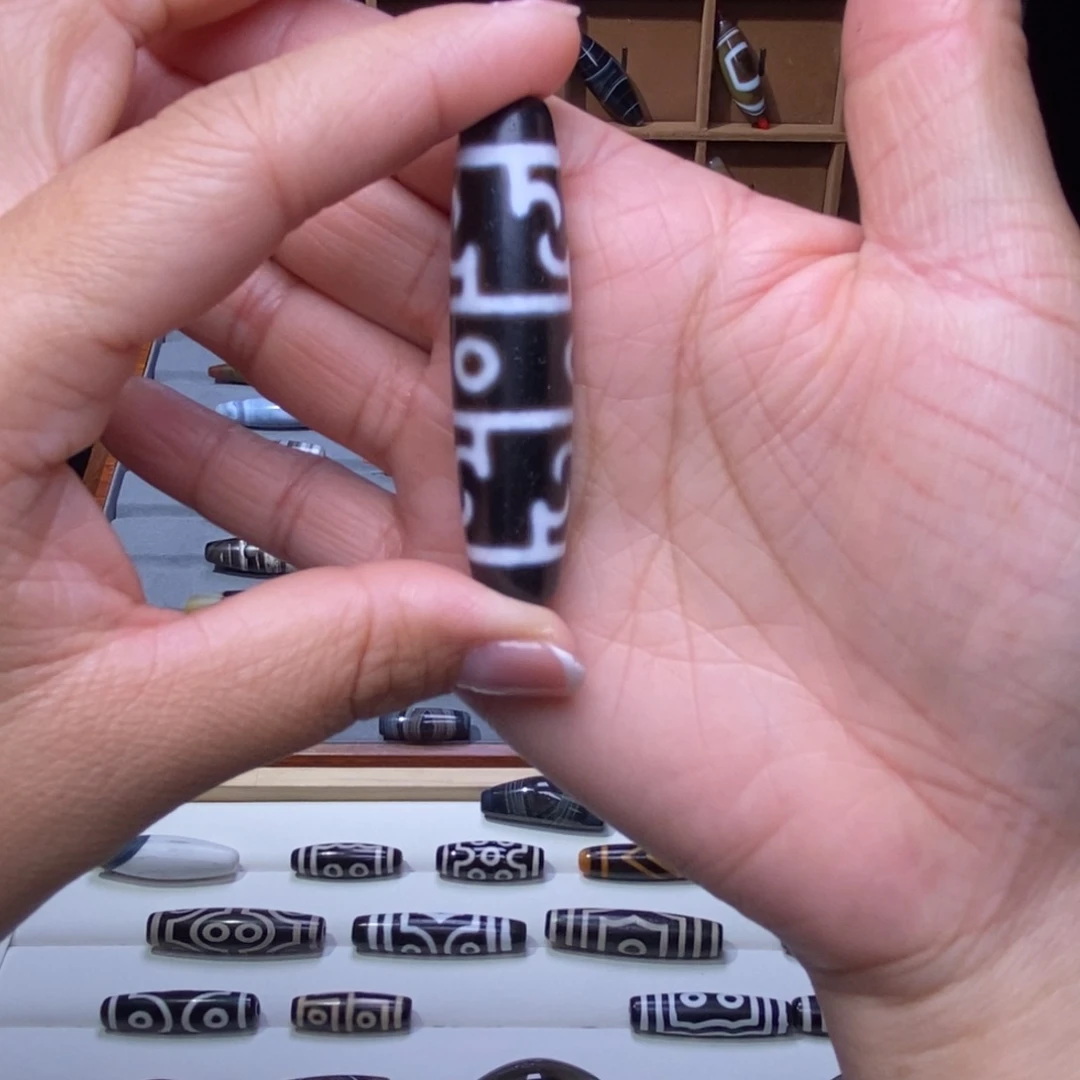 用***8玛瑙/玉髓未镶嵌颈饰