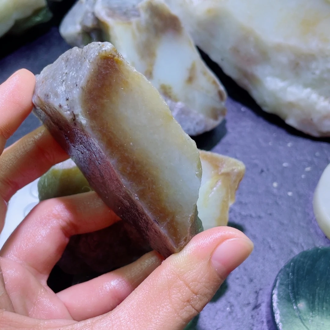 和田玉未镶嵌珠宝半成品