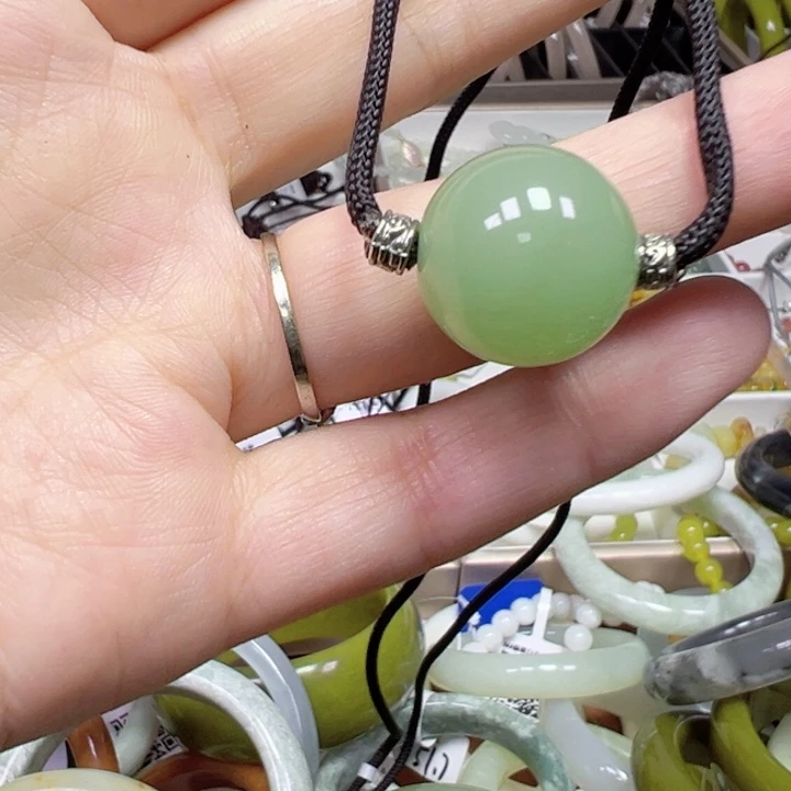 未镶嵌蛇纹石玉手链