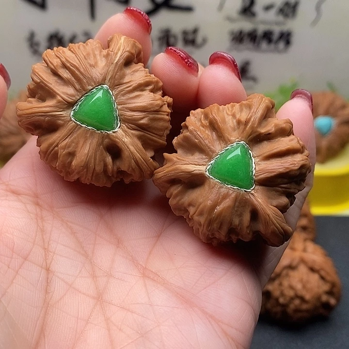 核桃37拼接白狮子镶嵌