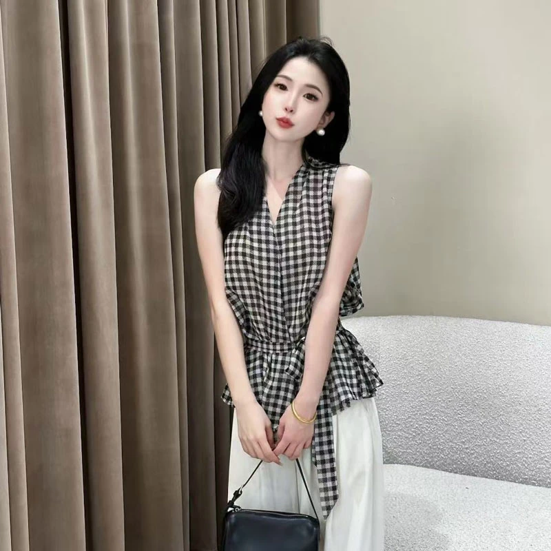 【苏格兰小调】2025新款V领黑白格背心衬衫女收腰显瘦无袖上衣8453