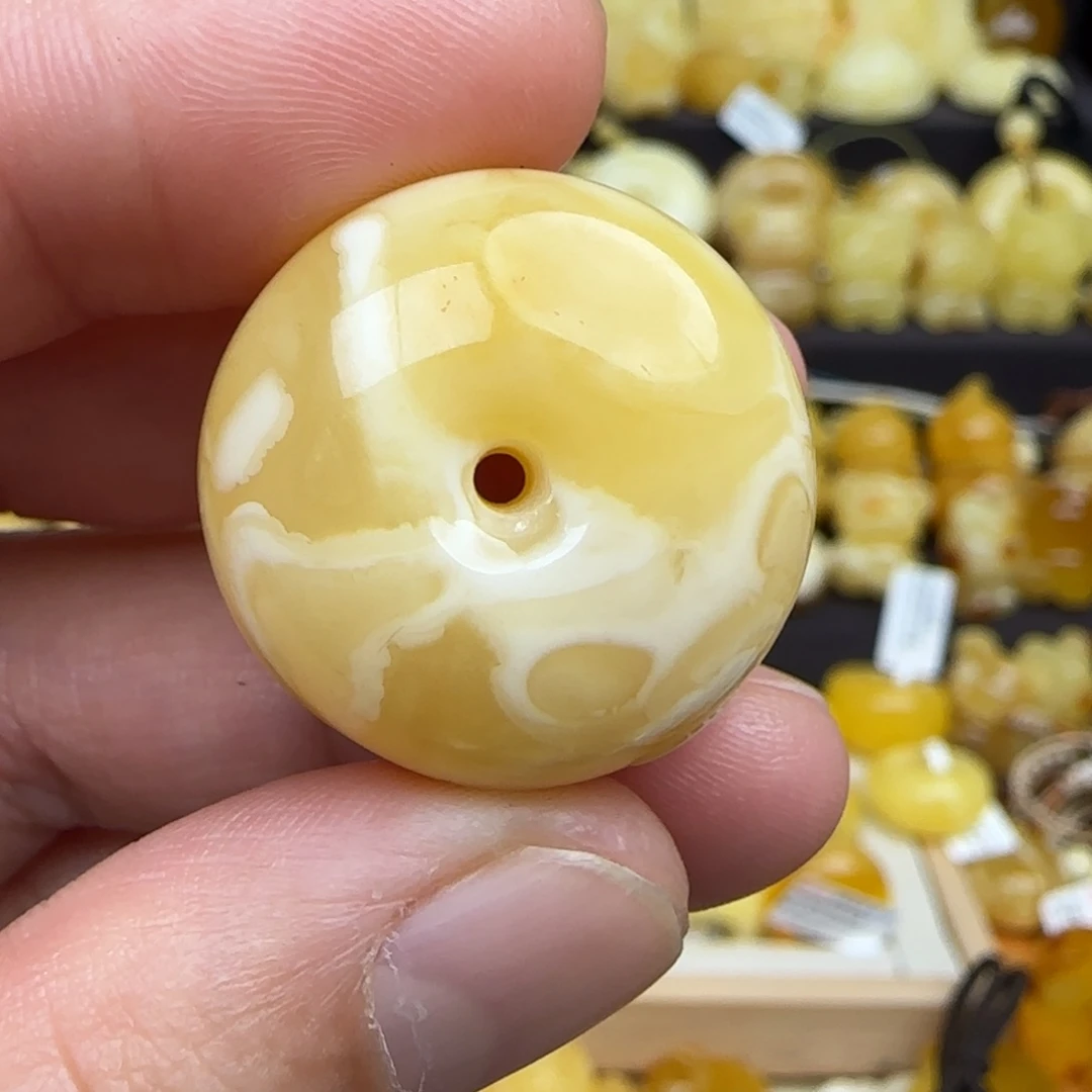 蜜蜡吊坠(不含链)未镶嵌天然俄料瓷白妖花蜜蜡平安扣