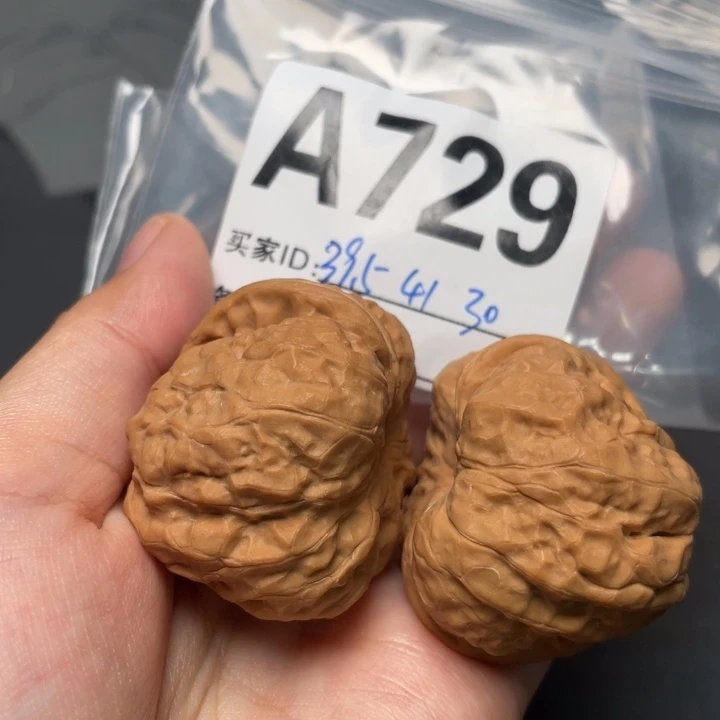 文玩核桃把件不退不换39.5 41 30