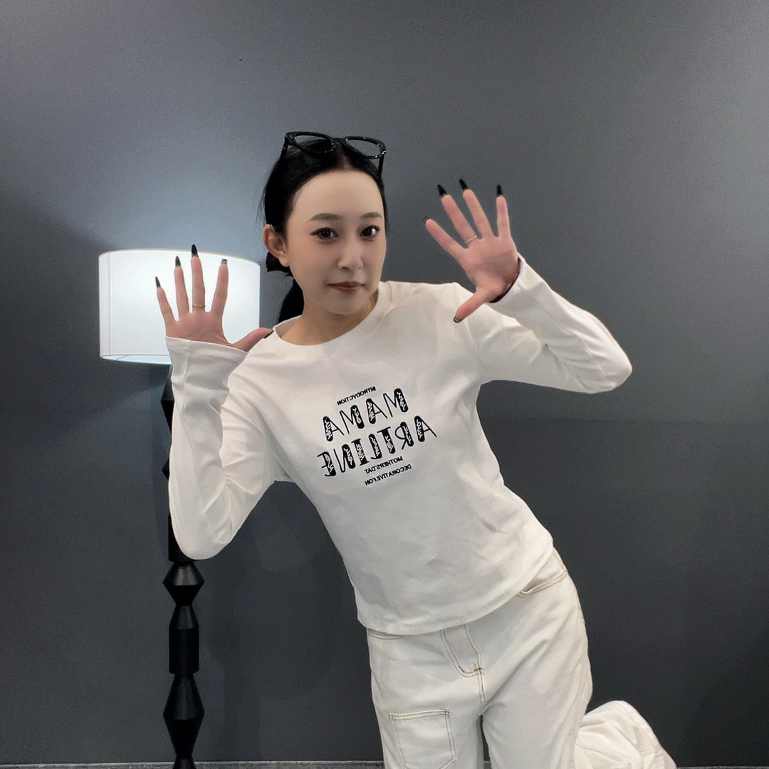 【花芊芊供应店】圆领长袖T恤耐磨字母时尚抗起球运动秋季刺绣071