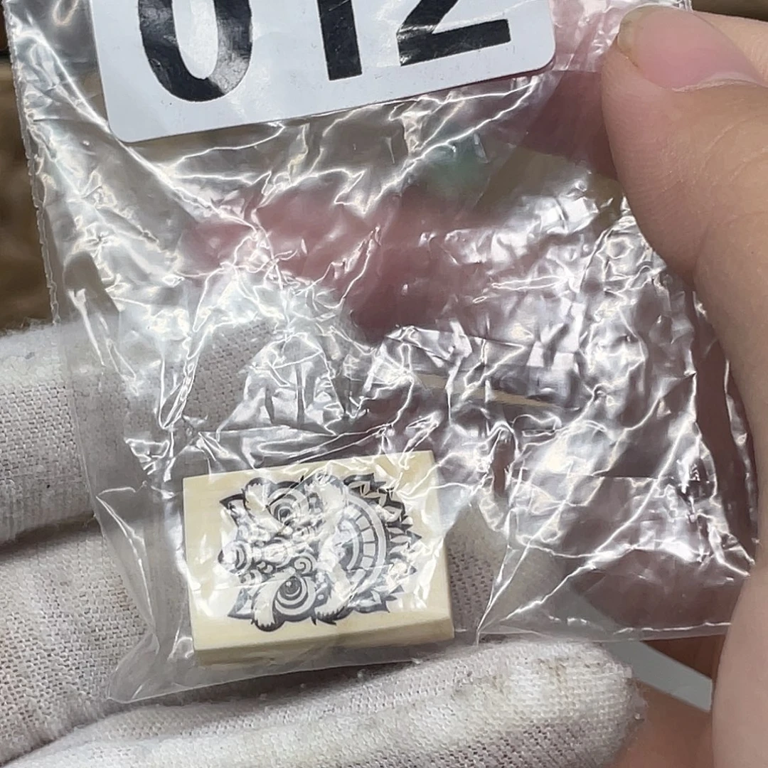 牛***牛天然猛犸牙雕刻品
