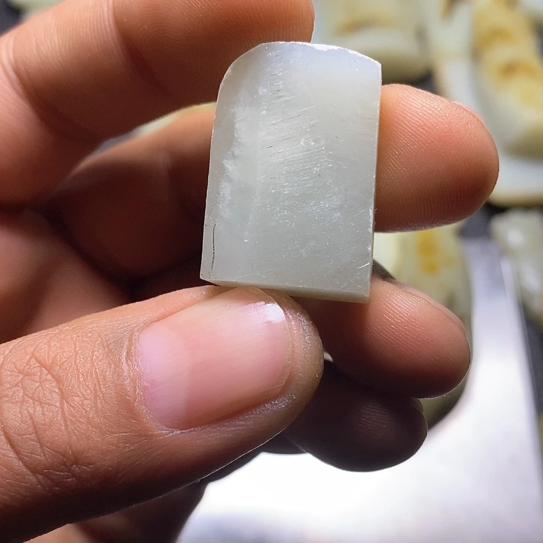 定制和田玉挂件未镶嵌半**茶