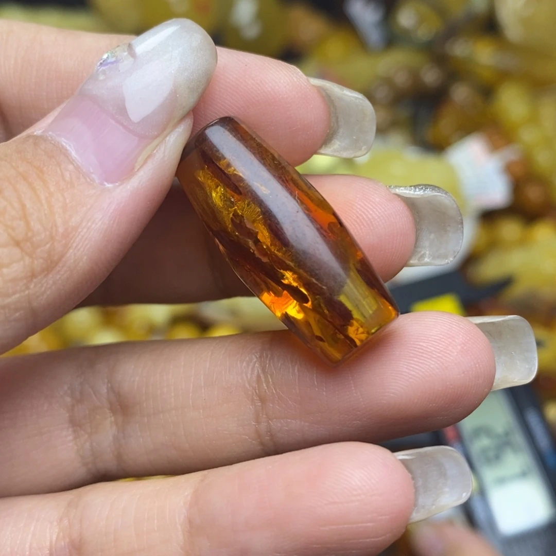 未镶嵌琥珀珠宝奇石